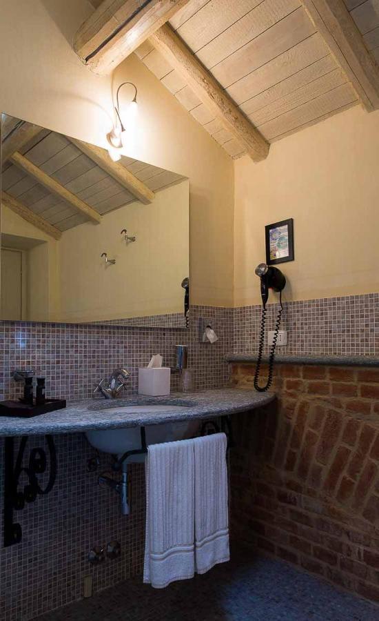Villa Morneto Vignale Monferrato ภายนอก รูปภาพ