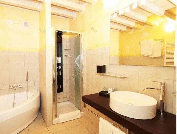 Villa Morneto Vignale Monferrato ภายนอก รูปภาพ