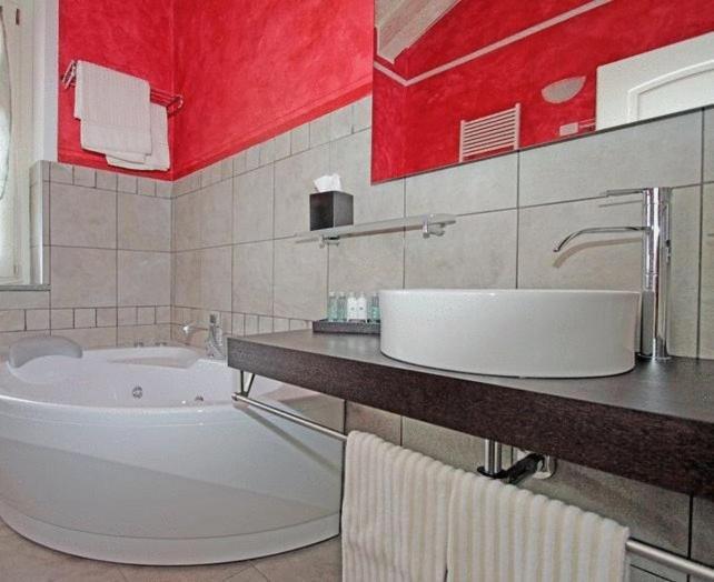 Villa Morneto Vignale Monferrato ภายนอก รูปภาพ